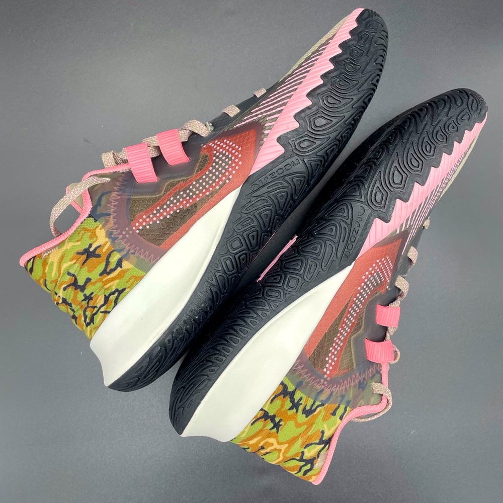 Kyrie Irvin flytrap v - Picture 7 of 14